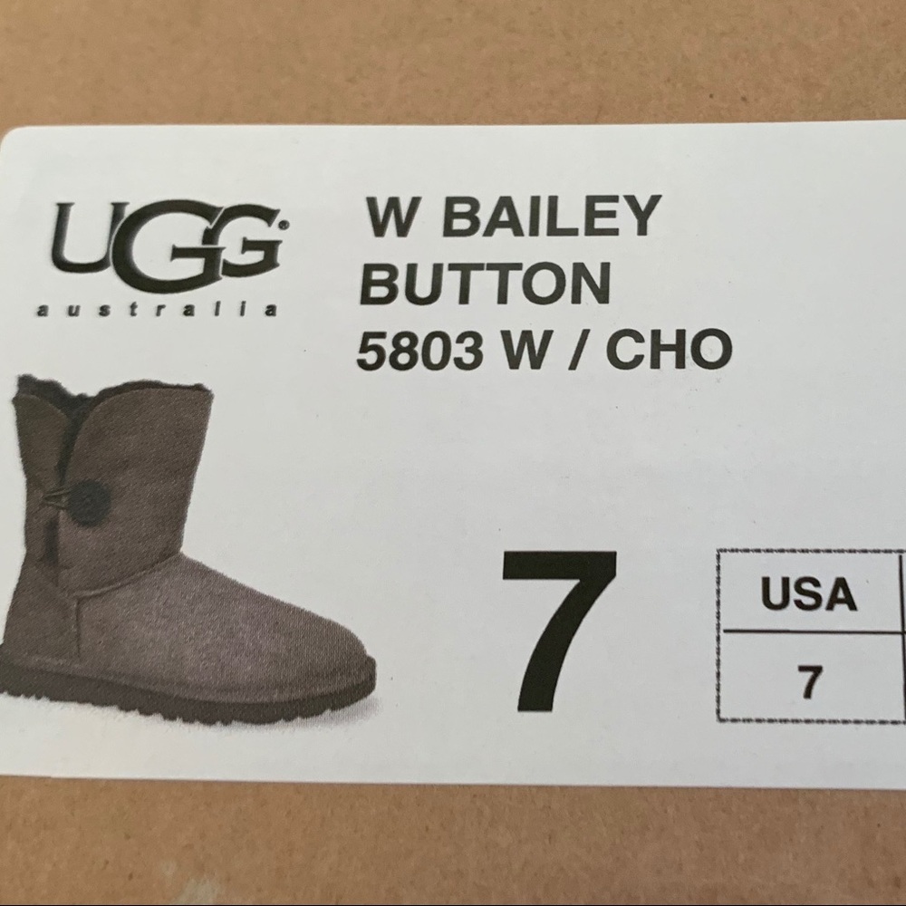 *SOLD* UGG Bailey button short - Picture 9 of 12